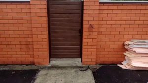Откатные, секционные ворота и калитка в едином стиле для коттеджа