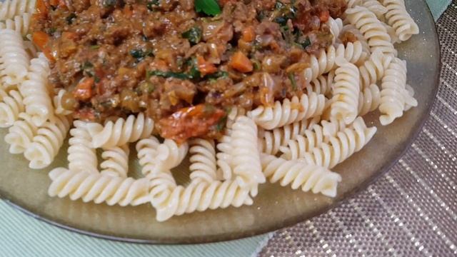 Макароны с соусом болоньез смотреть онлайн