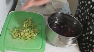 Кисель из ревеня и черноплодной рябины