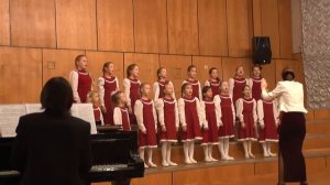 "Котенок"- выступление младшего хора на фестивале "Музыка утра"
