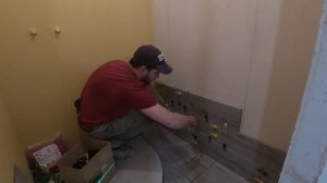 Как укладывать плитку с плавающим швом или швы в разбежку