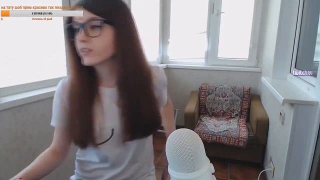✅ Стримерша Olyashaa спалилась на стриме 18+