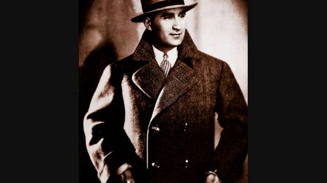 Kalmár Pál- Szeressen egy kicsikét (1937) смотреть онлайн