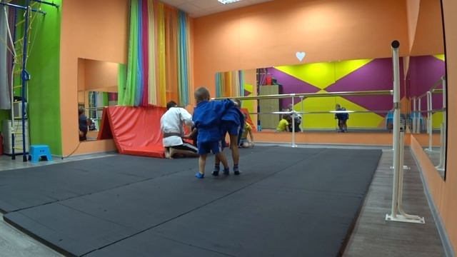 Самбо дети тренер Константин Николаевич Исаев смотреть онлайн