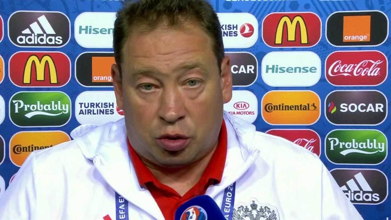 Главный тренер футбольной сборной РФ Леонид Слуцкий заявил о готовности уйти в отставку