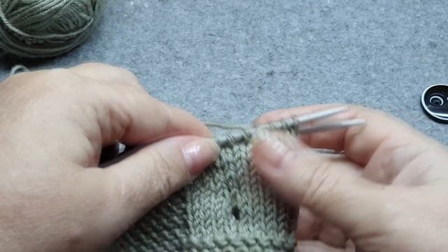 Два варианта петли спицами для пуговиц Василиса смотреть онлайн