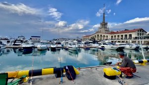 Порт в Сочи. Дождь. Гуляем, ужинаем в ресторане "La Terrazza Marina". 03.04.2024