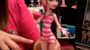 Monster High Draculaura Skull Shores Doll Review by WookieWarrior23