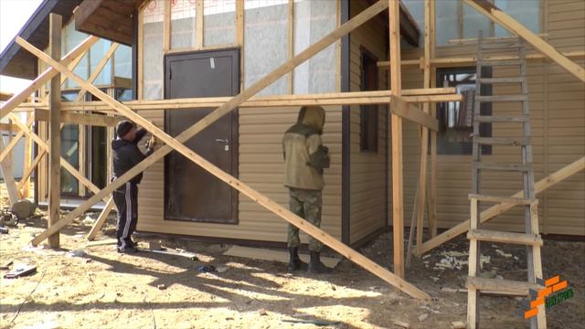 Каркасный дом своими руками. Монтаж сайдинга. смотреть онлайн