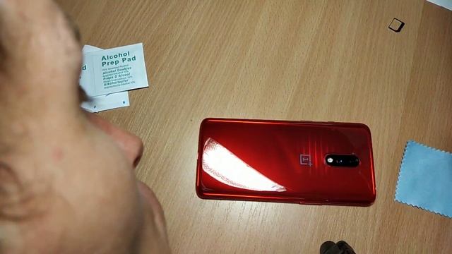 Как наклеить гидрогель плёнку на заднюю сторону телефона. Новый способ без инструментов. смотреть онлайн