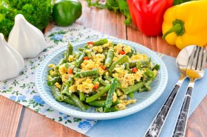 КАК ПРИГОТОВИТЬ СТРУЧКОВУЮ ФАСОЛЬ С ЯЙЦОМ