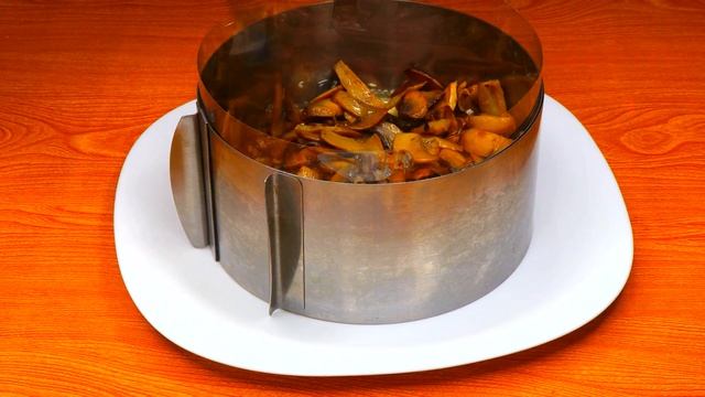 Потрясающий слоёный#САЛАТ# для #ПРАЗДНИЧНОГО# стола с курицей и грибами/#НОВОГОДНИЕ#рецепты#