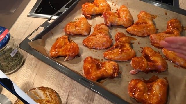 Готовлю быстро//Куриные крылышки в духовке//Без маринада.