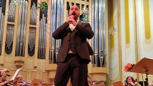 Тенор VS Баритон. Самарская Филармония. 28.12.22
Дмитрий Янковский. 

Дмитрий Янковский.