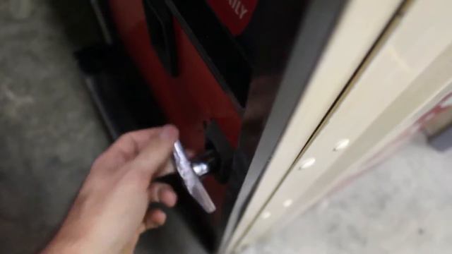 Coke Machine Pickup! смотреть онлайн