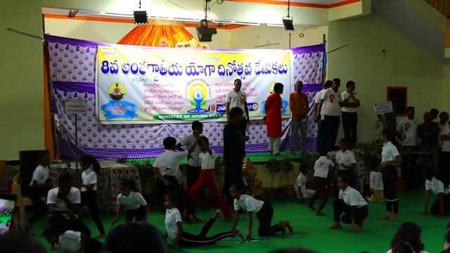 YOGA YOGA DANCE IN INTERNATIONAL YOGA DAY 2022 IN MANCHERIAL | SWAMI VIVEKANANDA YOGA | смотреть онлайн