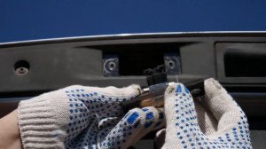 Замена лампочки подсветки номера Tiguan 2.0 TSI 2012