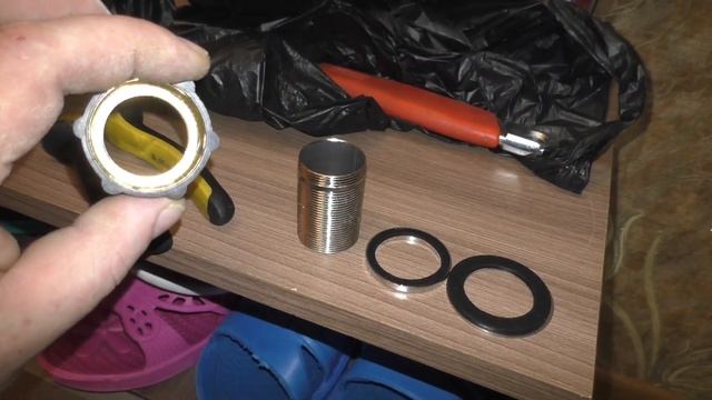 Замена смесителя на рукомойнике в ванной смотреть онлайн