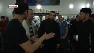 Актеры Голливуда-Марк Дакаскос на тренировке СОБРа