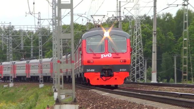 Электропоезд ЭД4М-0181 "Последняя с двухстворчатыми форточками!" смотреть онлайн