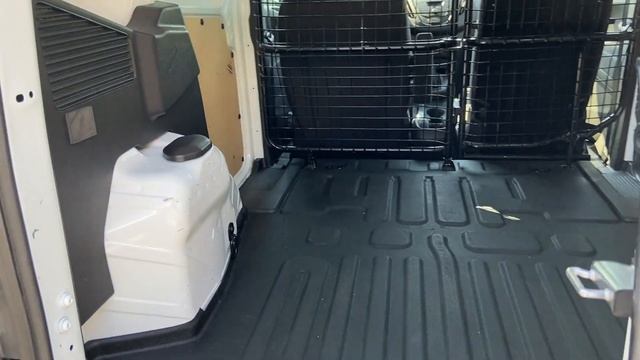 Ford Transit Courier 1.5 TDCi 95CV Van смотреть онлайн