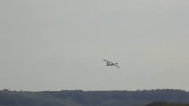 Видео с места забора воды самолетом-амфибия Бе-200 для тушения лесного пожара в г.о.г. Дзержинск смотреть онлайн