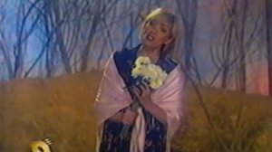 Лайма Вайкуле в фильме "Военно-полевой романс" 1998.