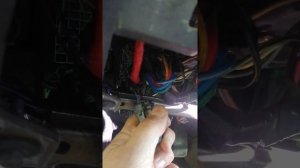 форд таурус 96 г, замена реле поворотов.