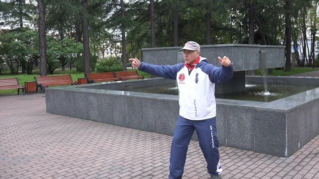 ШКОЛА ИЦЮАНЬ-84. ЦЕПИ ШИЛИ (РУБЯЩЕЕ РЕБРО ЛАДОНИ В СТОРОНУ)