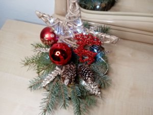 Новогодняя композиция на спиле дерева. Мастер класс.