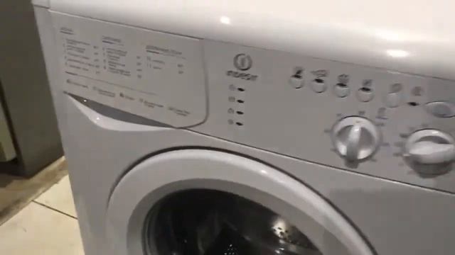 Стиральная машина INDESIT WISL102