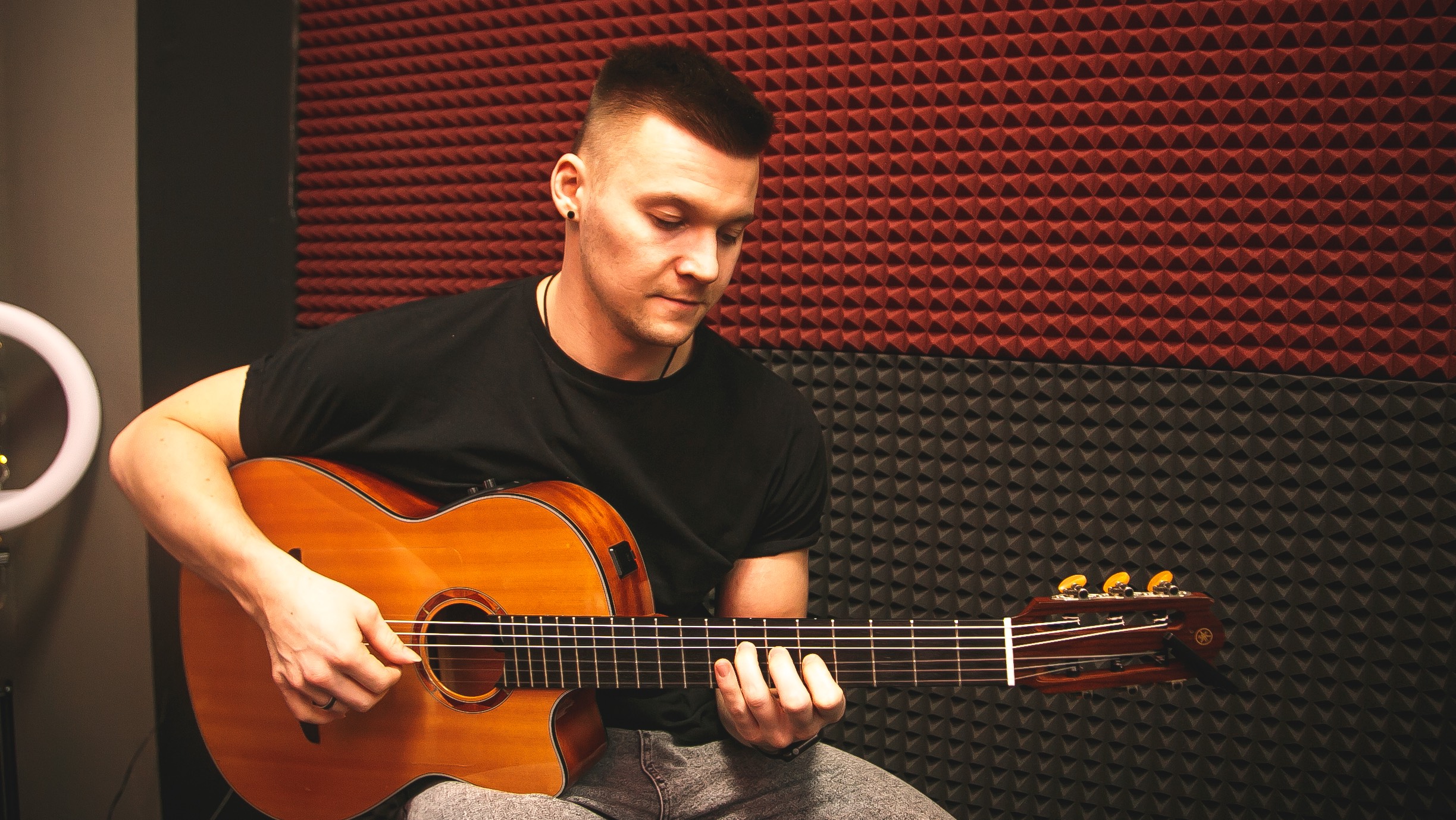 Преподаватель по гитаре Никита смотреть онлайн