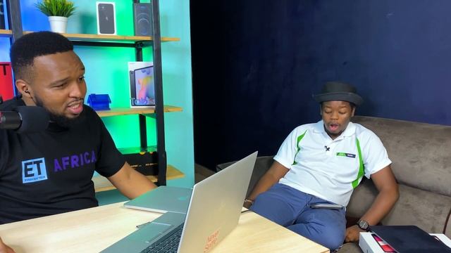 TECHTOBER 2021 REACTIONS - M1 Pro & M1 Max Macbook Pro | ET Africa Webcast Ep01 смотреть онлайн