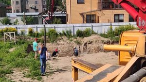 Заливка фундаментной плиты бетононасосом