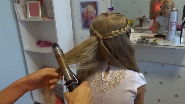 Легкая прическа на 1 сентября для девочки - коса в форме сердца смотреть онлайн