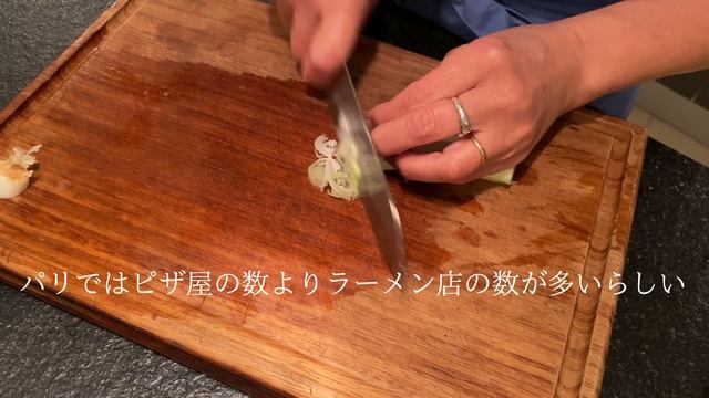 Vlog フランスで作る手作り醤油ラーメンの作り方 / スパゲッティでラー麺 How to make ramen in France смотреть онлайн