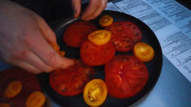 Вкусная Закуска из Томатов. Сезонное блюдо к вашему столу. #томаты #готовимдома #соуспесто