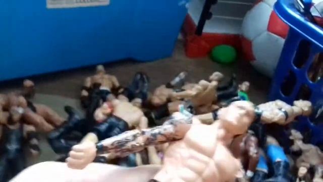 WWE figure giant box review no parts no trade смотреть онлайн