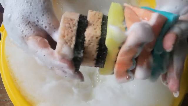 ASMR. SMALL SPONGES.RINSING / МАЛЕНЬКИЕ ГУБКИ, СЖИМАНИЕ, ПОЛОСКАНИЕ/ 小さなスポンジ смотреть онлайн