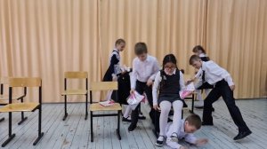 АННА АЛЕКСЕЕВА МИШКА ДЕРНУЛ ЗА КОСИЧКУ младшая группа школьного театра ГЕЛИКОН