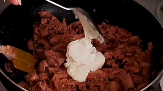 Бефстроганов из куриной печени-это бысро и вкусно!Chicken liver beef Stroganoff!
