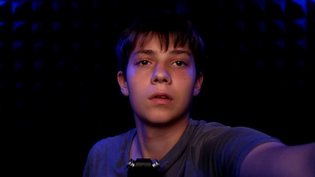 АСМР Ролевая Игра Парикмахер ? Пшикалка, Звуки Ножниц, Мытьё Волос смотреть онлайн