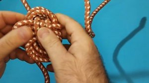 Кулак обезьяны: красивый узел и отличная игрушка