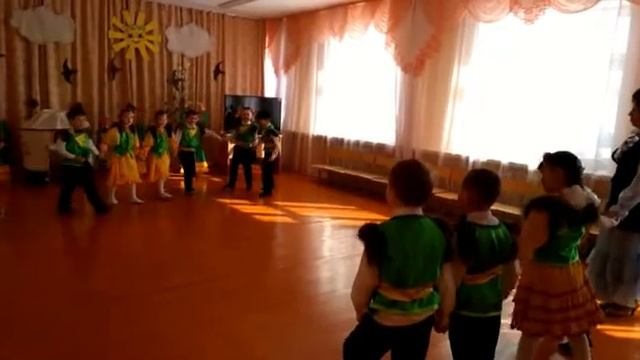 Страна читающая—МБДОУ Караидельский детский сад №2 «Белый клён - синий клён» (Русский фольклор ) смотреть онлайн