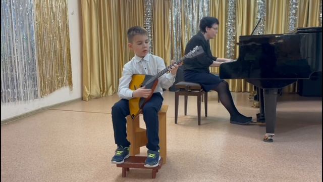 Рощектаев Матвей Й. Гайдн "Анданте" в переложении А. Усова и П. Чайковский "Камаринская" смотреть онлайн