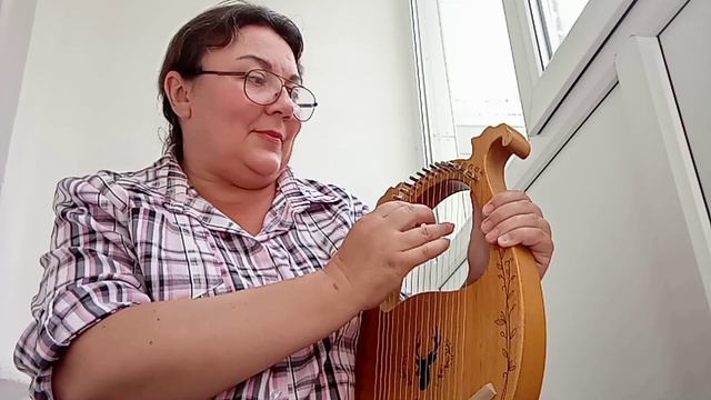 Три аккорда с точки зрения теории музыки: мажор. Полезные ссылки в описании. #теориямузыки смотреть онлайн