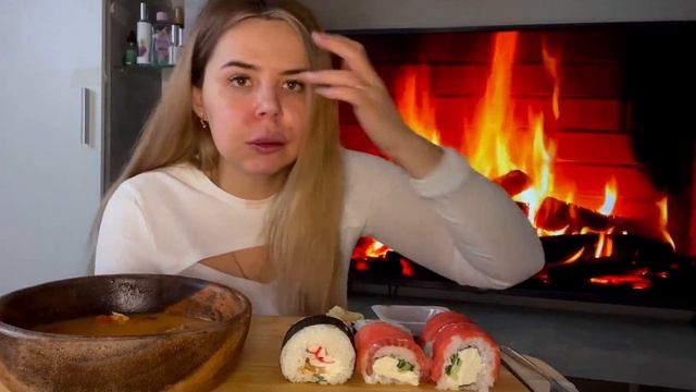 МУКБАНГ РОЛЛЫ / ТОМ ЯМ. Уколы красоты делать или нет?? смотреть онлайн