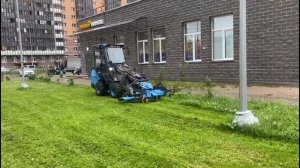 Газонокосилка РФ. Профессиональный уход за газоном многофункциональным мини погрузчиком Митракс.