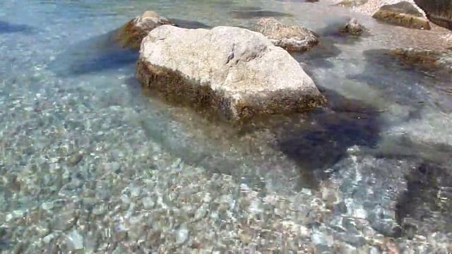 Крым. Форос. Санаторное. Прозрачное, очень прозрачное море.