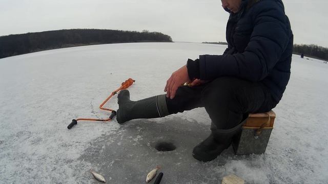 Зимняя рыбалка на Осколе смотреть онлайн